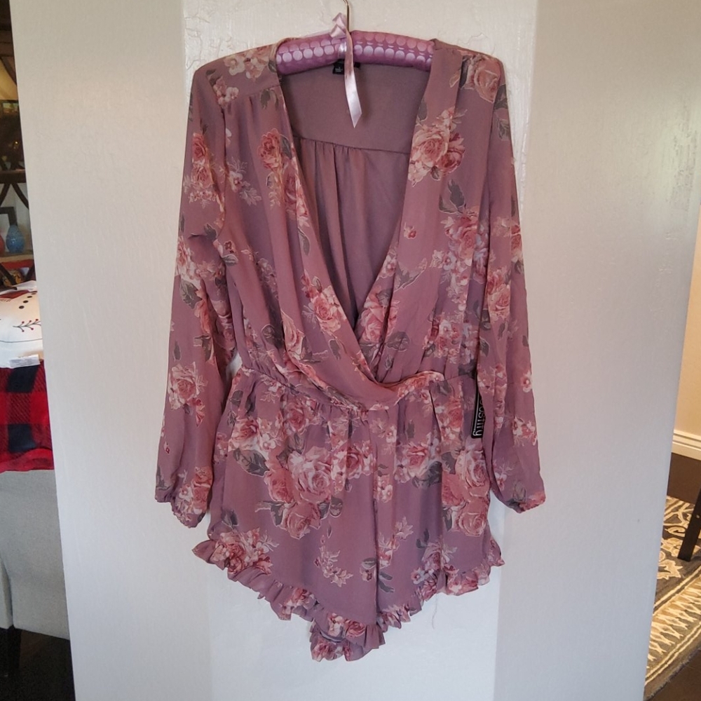 J for JUSTIFY | Floral long sleeve ruffle romper